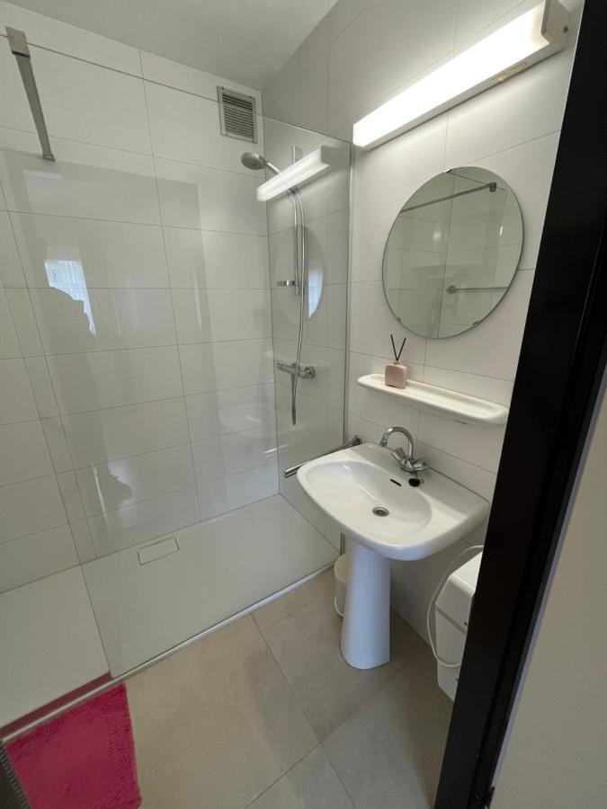 אוסטנדה Frontaal Zeezicht In Appartement De Strandjutter מראה חיצוני תמונה